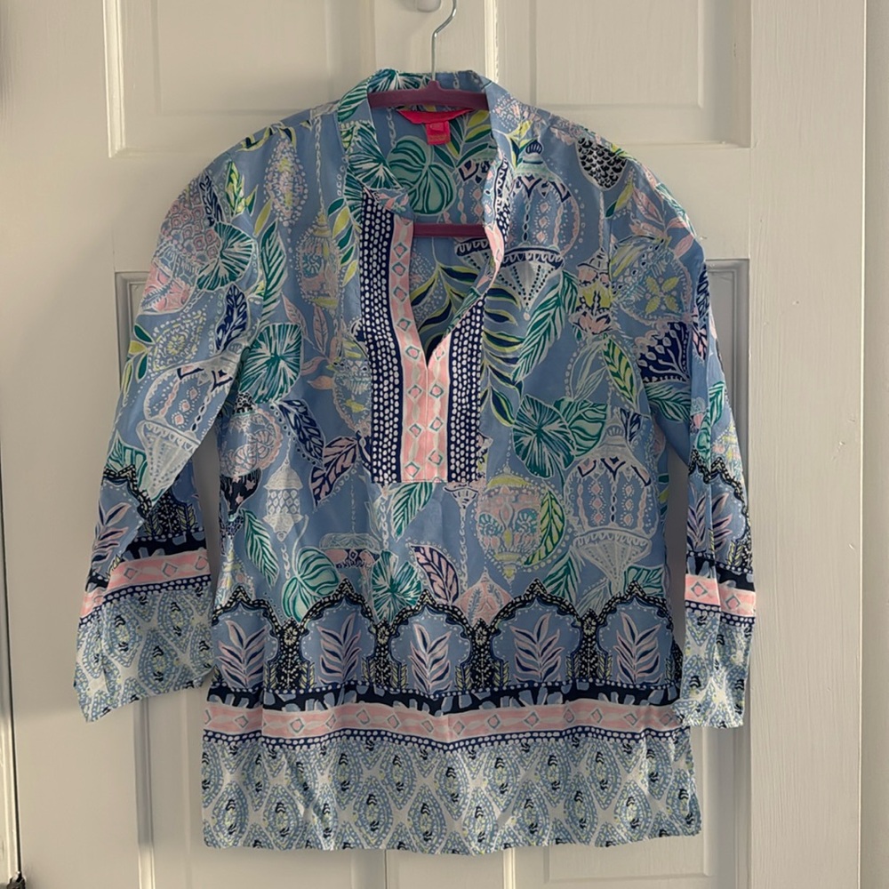 Like New Lilly boarder Top